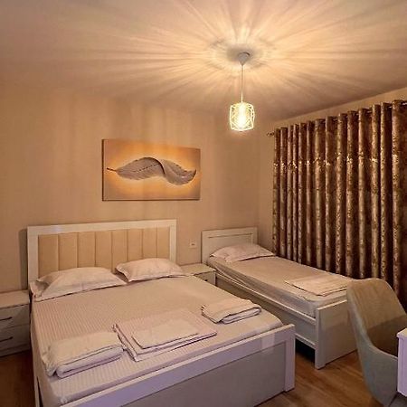 Klinti'S Apartment Berat Luaran gambar