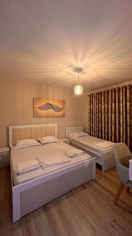 Klinti'S Apartment Berat Luaran gambar